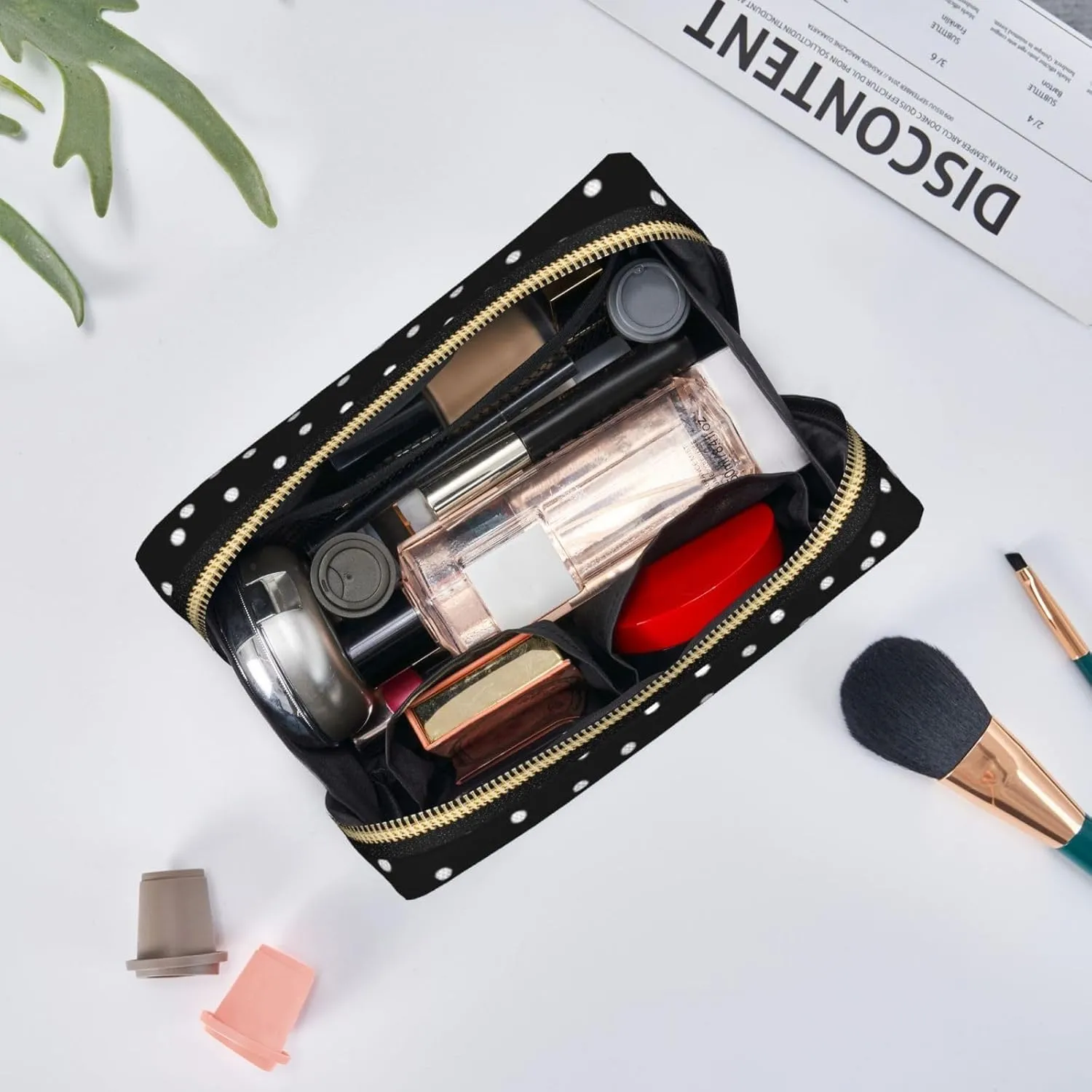 Black and White Polka Dots Printed Small Makeup Bag,Travel Cosmetic Bag Purse with Zipper,Water-resistant Makeup Organizer Bag for Women