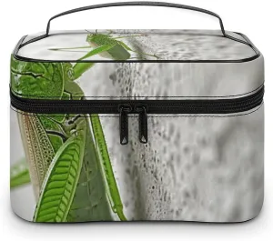 Foldable Travel Luggage Bag for Men And Women, Dry And Wet Separation Portable Travel Luggage Bag, Green Grasshopper Image Printed Waterproof Sports Luggage Bag, Fitness Bag
