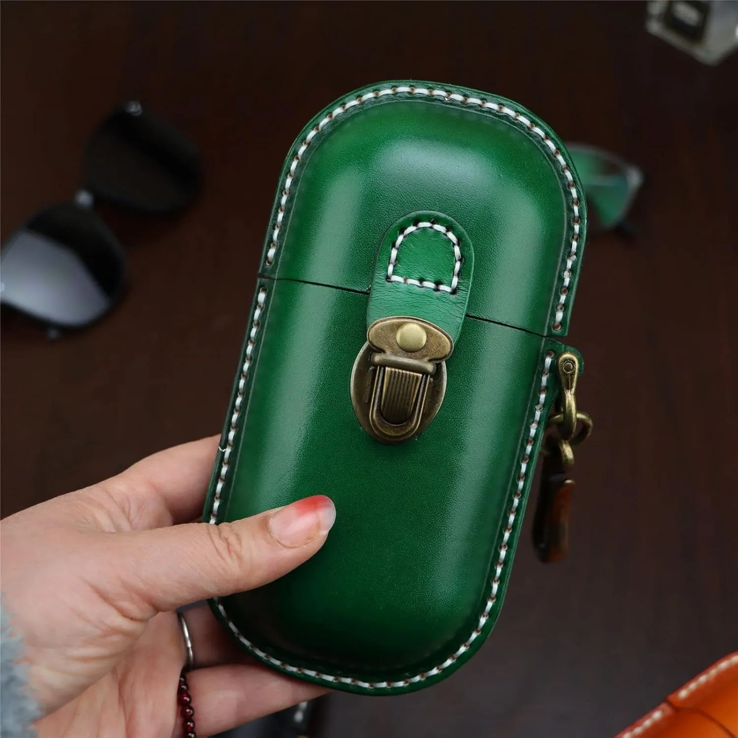 Handmade Leather Eyeglass Case Hard Shell Retro Men And Women Sunglasses Nearsighted Glasses Hooks Protection Box