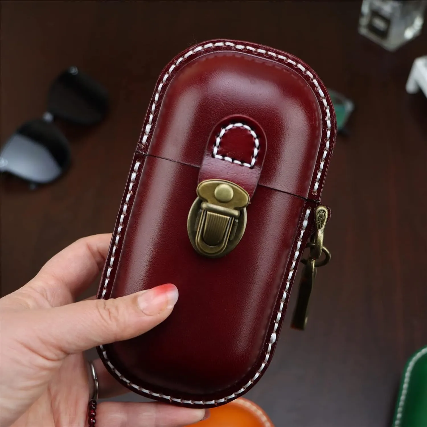 Handmade Leather Eyeglass Case Hard Shell Retro Men And Women Sunglasses Nearsighted Glasses Hooks Protection Box