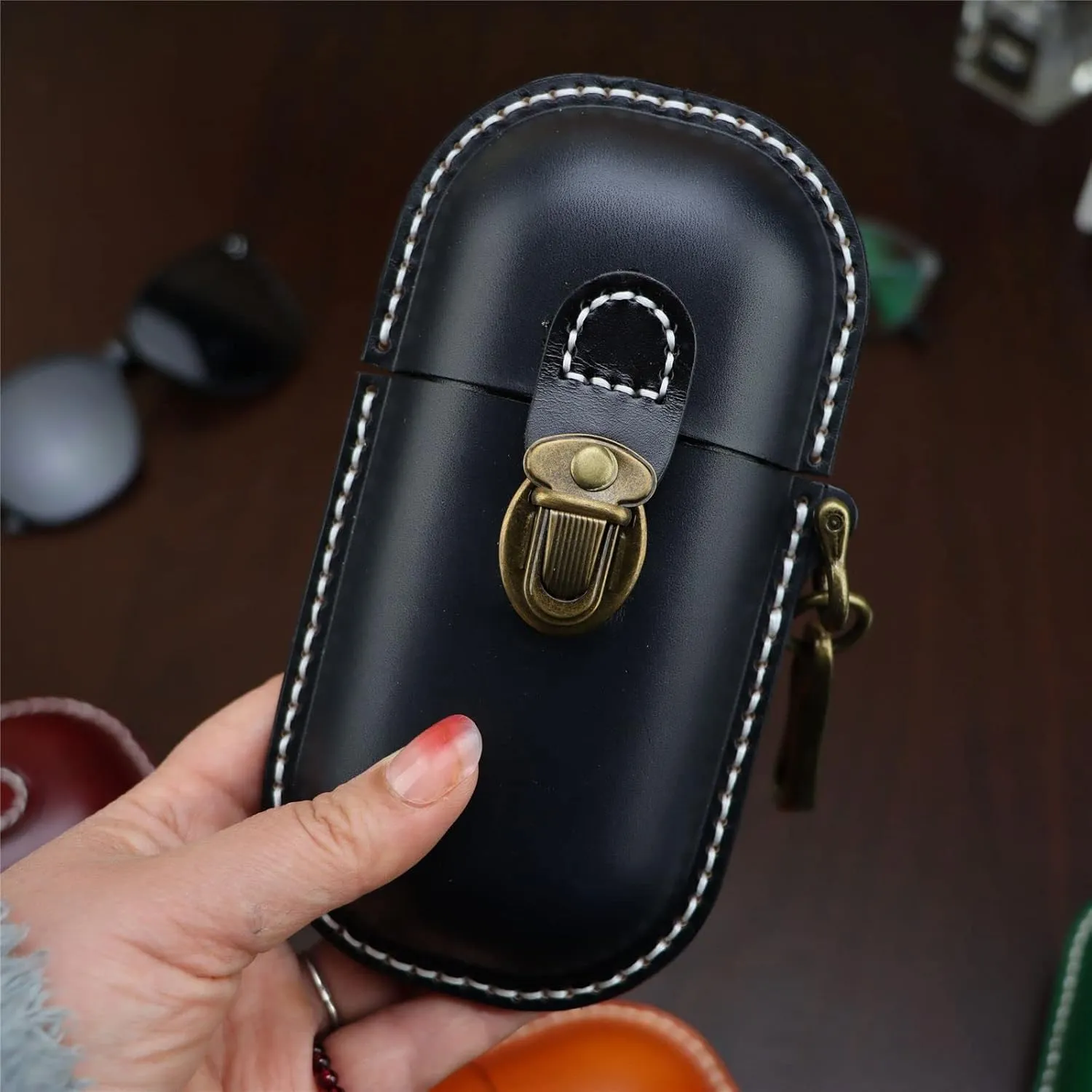 Handmade Leather Eyeglass Case Hard Shell Retro Men And Women Sunglasses Nearsighted Glasses Hooks Protection Box