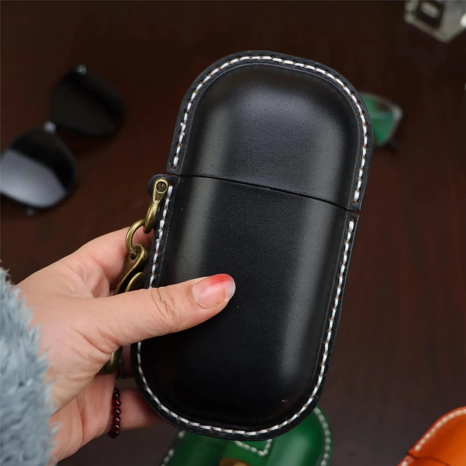 Handmade Leather Eyeglass Case Hard Shell Retro Men And Women Sunglasses Nearsighted Glasses Hooks Protection Box