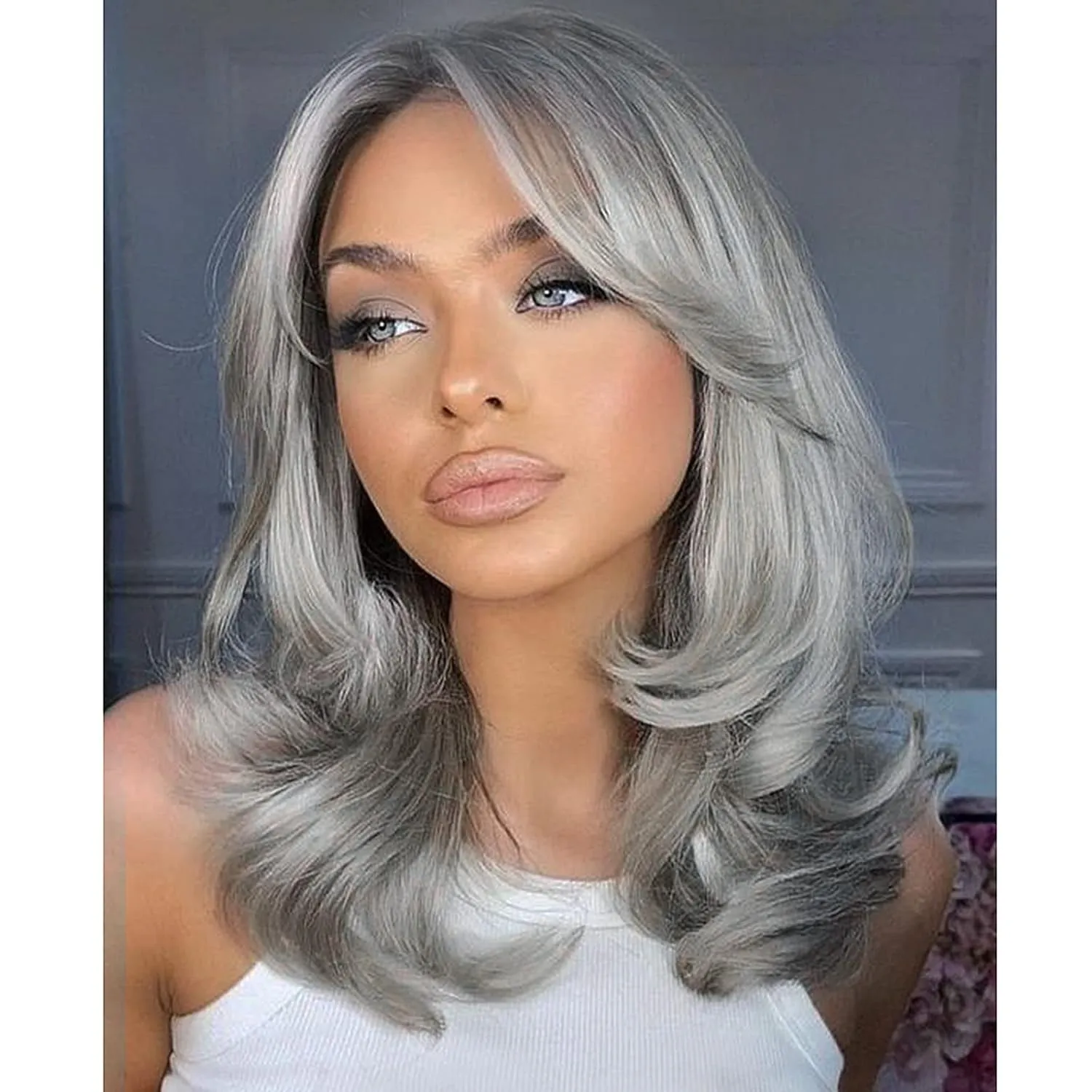 LEOSA Gray Wigs for Women Silver Wig with Curtain Bangs Layered Wig Long Wavy Gray Ombre Shoulder-Length Long Haired Synthetic Light Grey Wigs for Daily Party Use