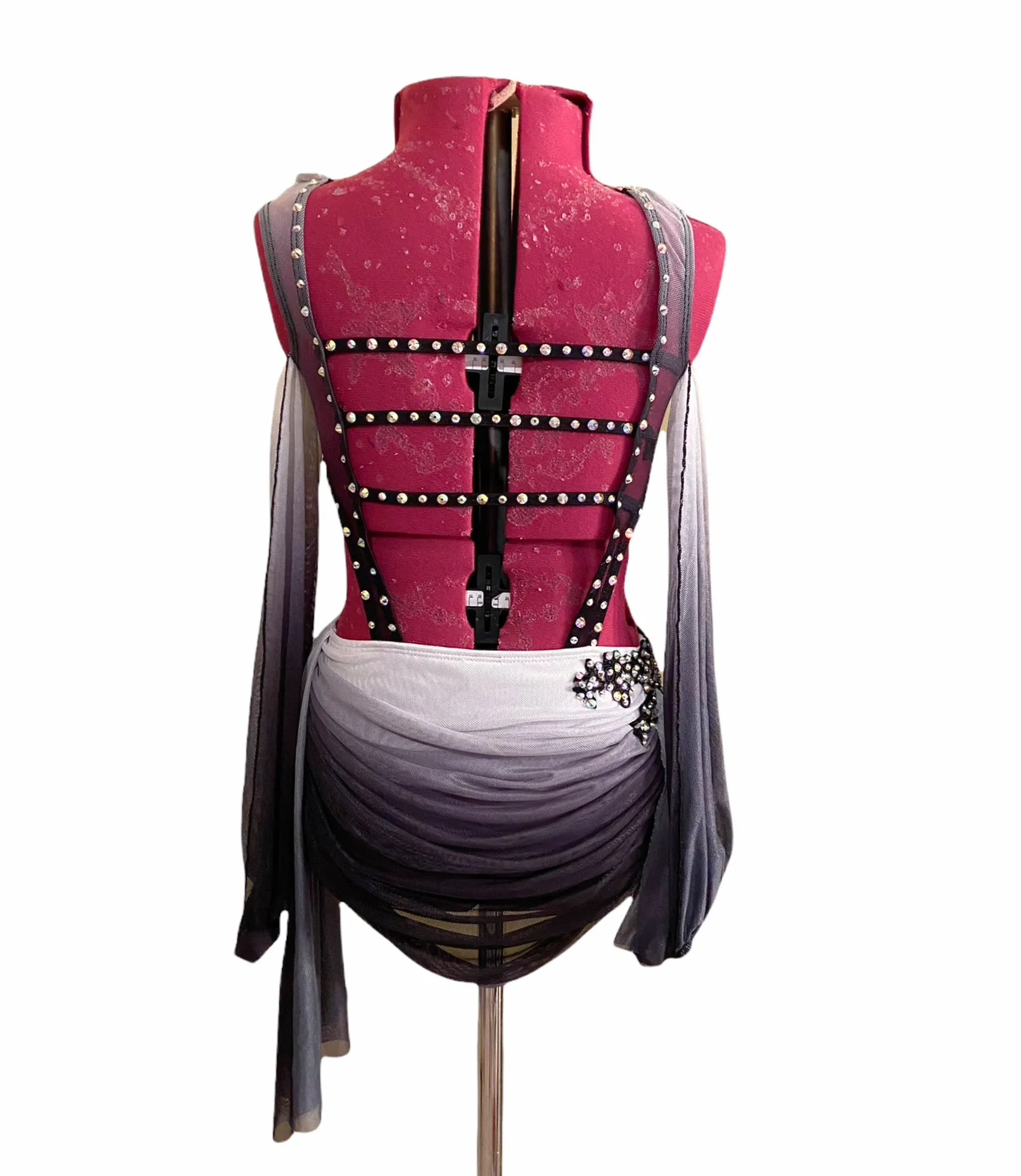 PAST COSTUME