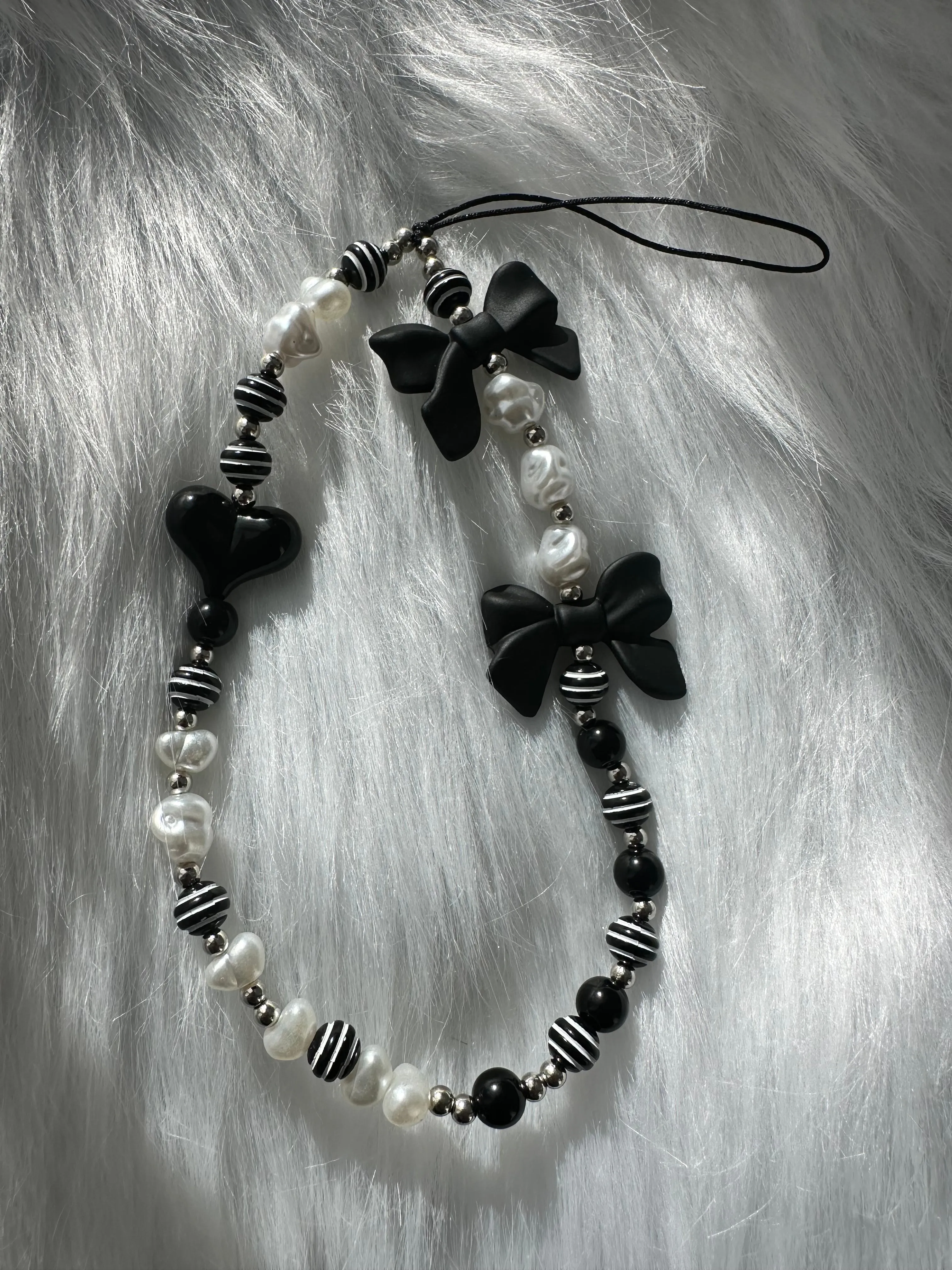 Phone Chain-Black Bow Pears and Heart