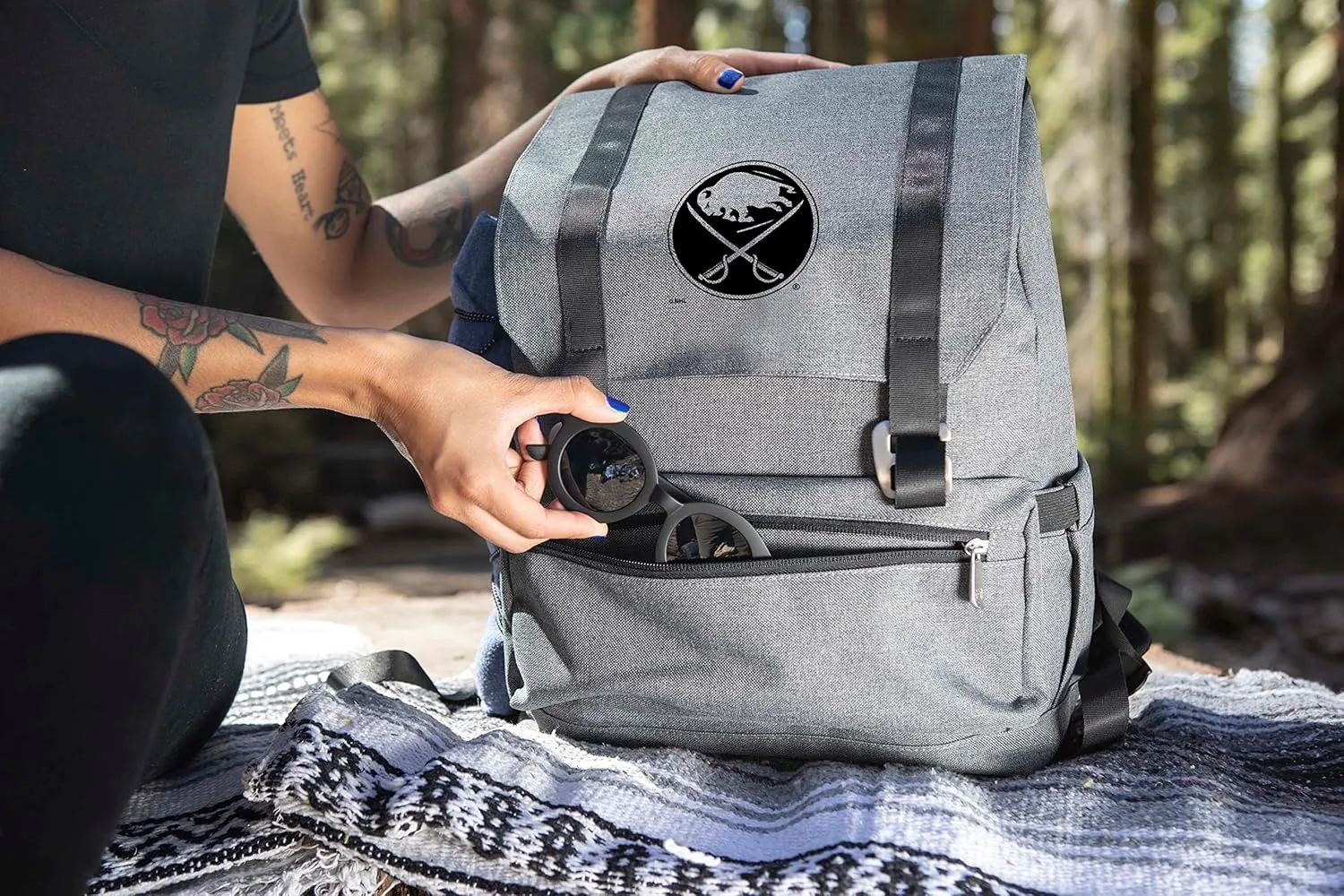 PICNIC TIME NHL Buffalo Sabres OTG Traverse Backpack Cooler, Soft Cooler Backpack, Hiking Backpack, (Heathered Gray)