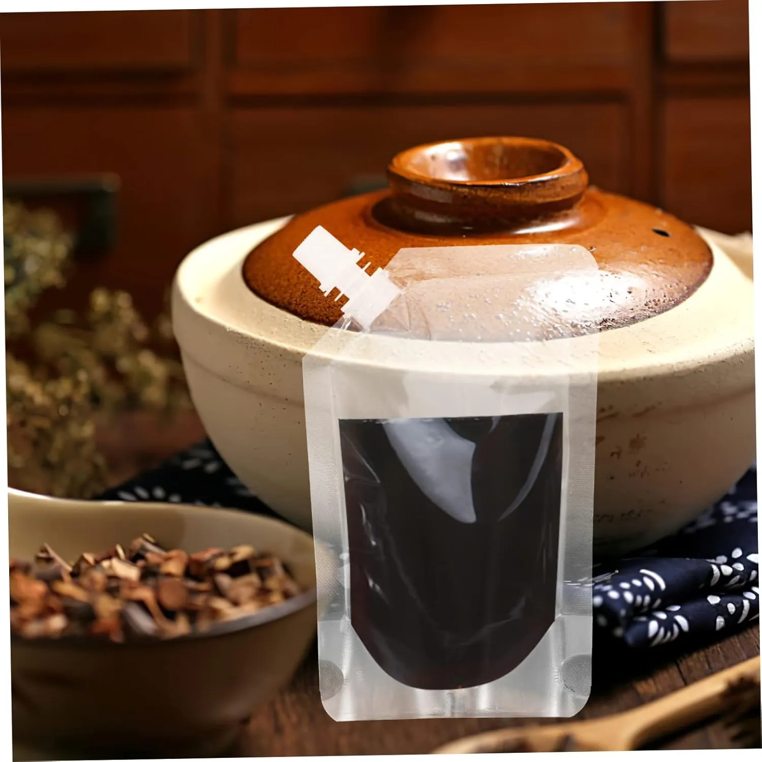 Stand-up Liquid Beverage Storage Pouches Leakproof Reusable Plastic Bags for Alcohol Juice Milk Edible Oil for Travel Outdoor Activities